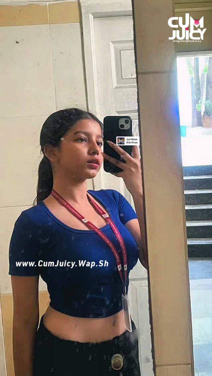 Beautiful Sexy Hot Babe Sucking Cuck